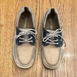 St. John’s Bay Men's size 10M, Tan Shoes deck loafer lace up. New with no box.